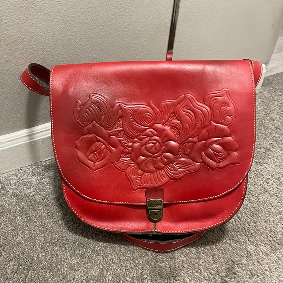 Patricia Nash Braidi red messenger crossbody bag - Picture 2 of 11